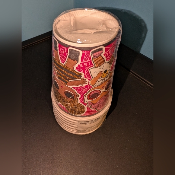 NWOT LOL Surprise! hot/cold 8- 9oz paper cups - Picture 3 of 9